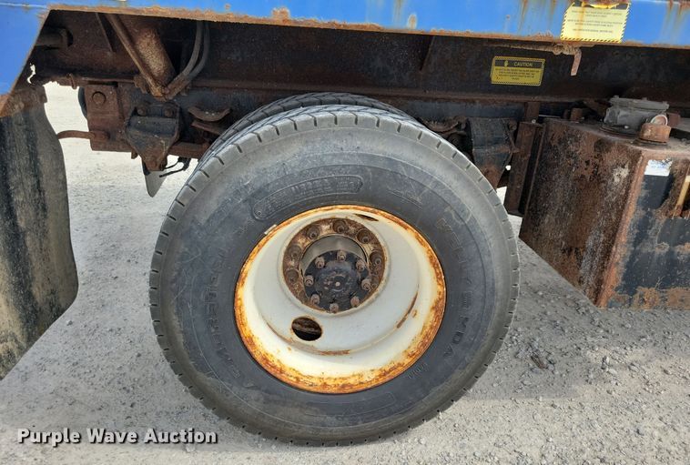 image for item DN3541 2001 Sterling L7500 dump truck