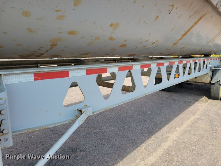 image for item DN3557 2004 Trail King TK60SSD-433 side dump trailer