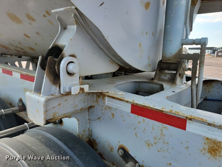 image for item DN3557 2004 Trail King TK60SSD-433 side dump trailer