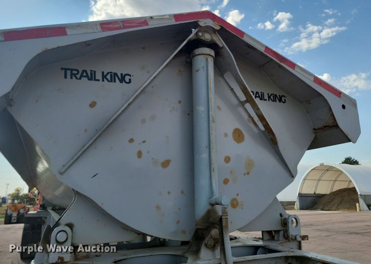 image for item DN3557 2004 Trail King TK60SSD-433 side dump trailer
