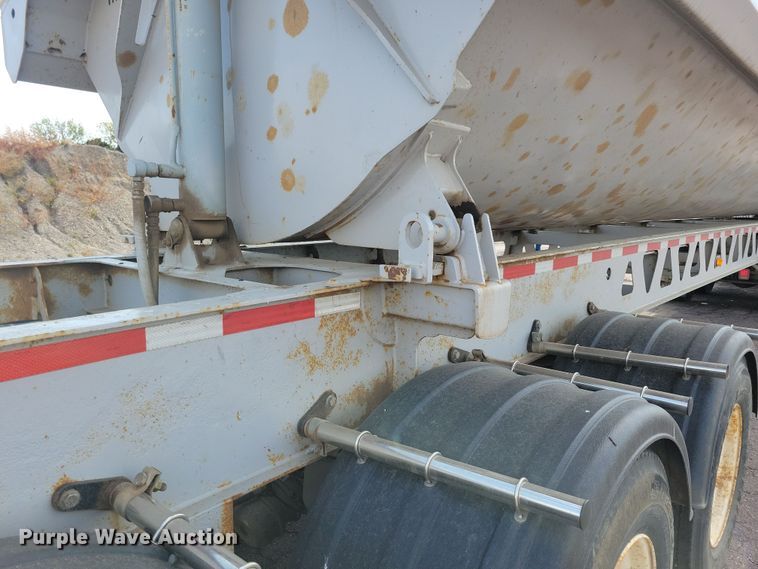 image for item DN3557 2004 Trail King TK60SSD-433 side dump trailer