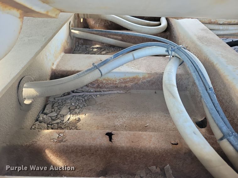 image for item DN3557 2004 Trail King TK60SSD-433 side dump trailer