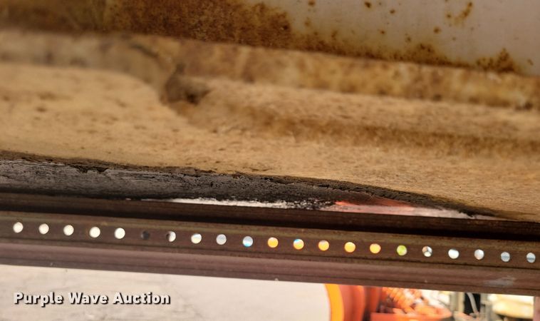 image for item DN3557 2004 Trail King TK60SSD-433 side dump trailer