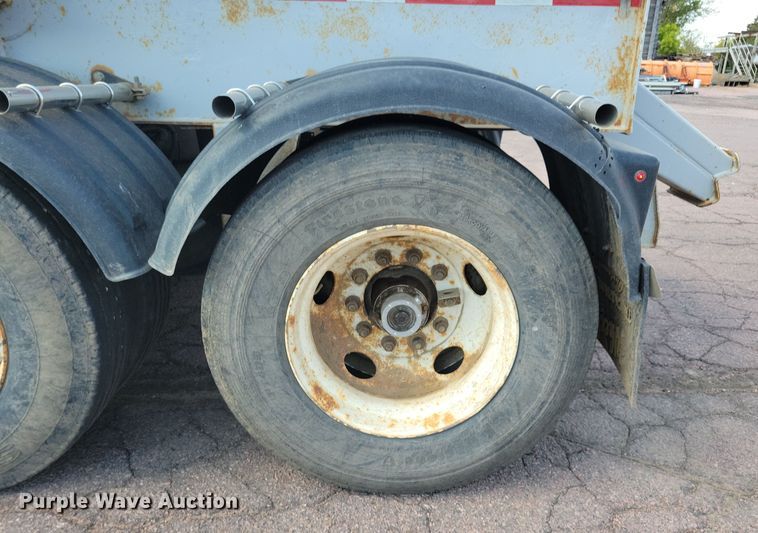 image for item DN3557 2004 Trail King TK60SSD-433 side dump trailer