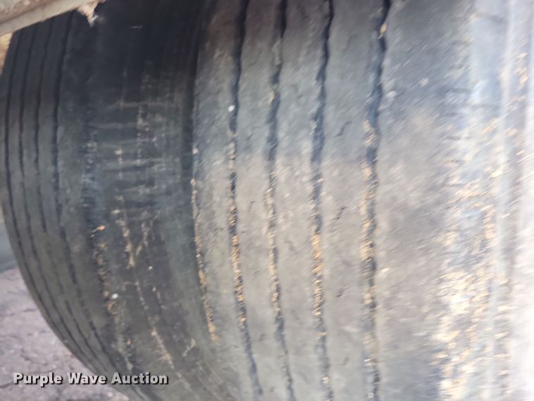 image for item DN3557 2004 Trail King TK60SSD-433 side dump trailer