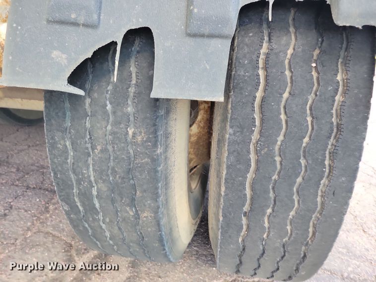 image for item DN3557 2004 Trail King TK60SSD-433 side dump trailer