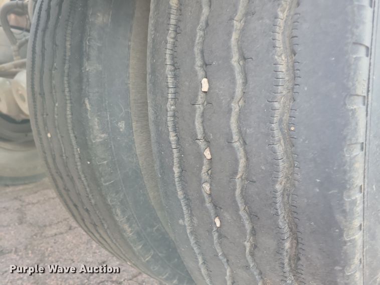 image for item DN3557 2004 Trail King TK60SSD-433 side dump trailer