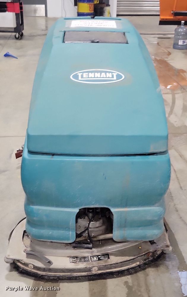 image for item DN3558 Tennant 5680 floor scrubber