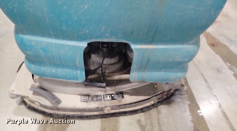 image for item DN3558 Tennant 5680 floor scrubber