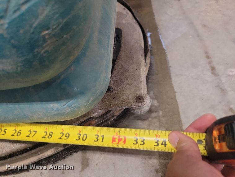 image for item DN3558 Tennant 5680 floor scrubber