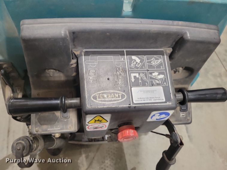 image for item DN3558 Tennant 5680 floor scrubber