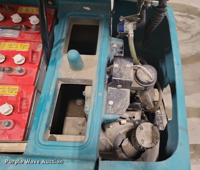 image for item DN3558 Tennant 5680 floor scrubber