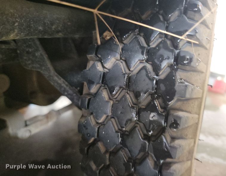 image for item DN3558 Tennant 5680 floor scrubber