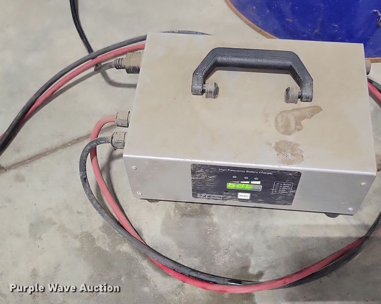 image for item DN3558 Tennant 5680 floor scrubber