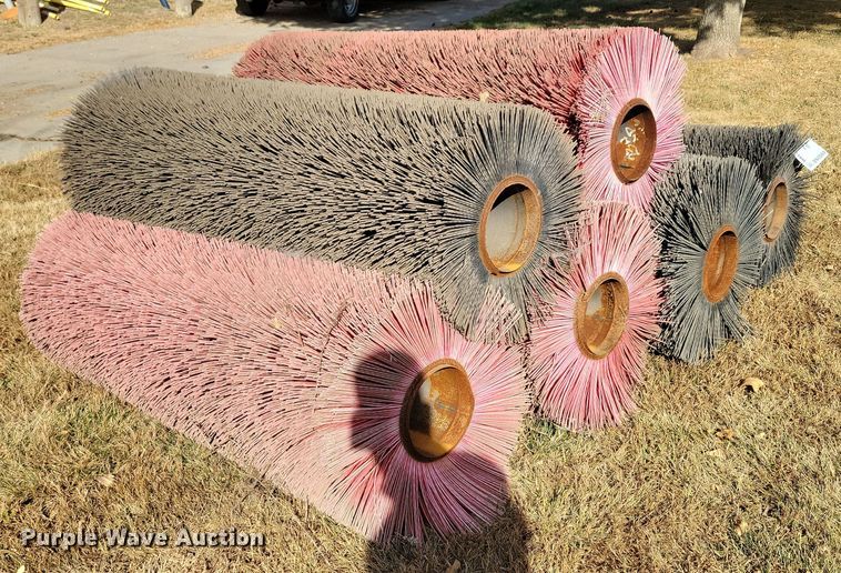 image for item DN3569 (6) brooms