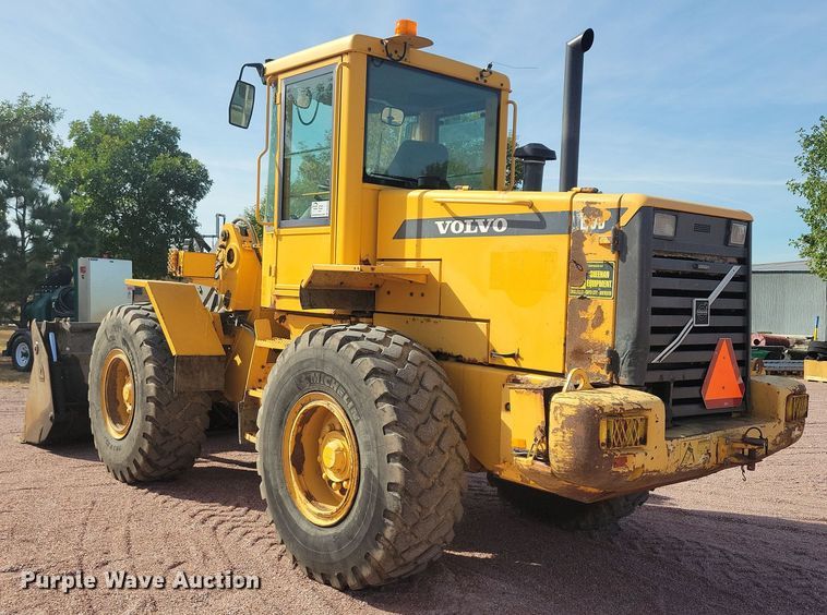 image for item DN3574 2002 Volvo L70D wheel loader