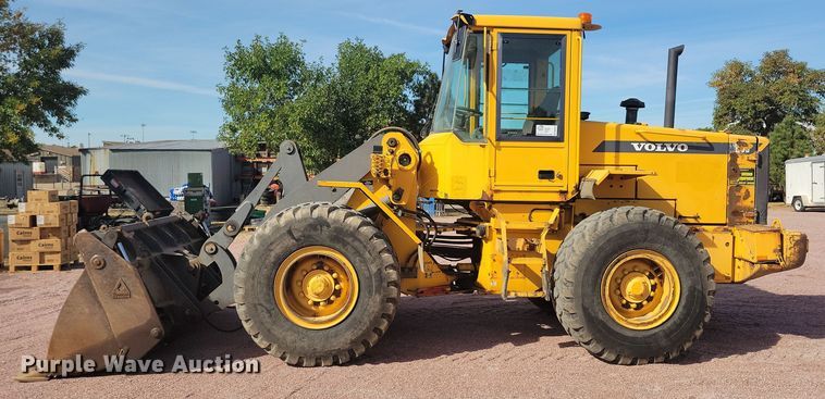 image for item DN3574 2002 Volvo L70D wheel loader