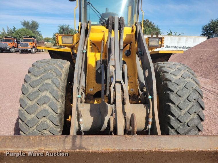 image for item DN3574 2002 Volvo L70D wheel loader