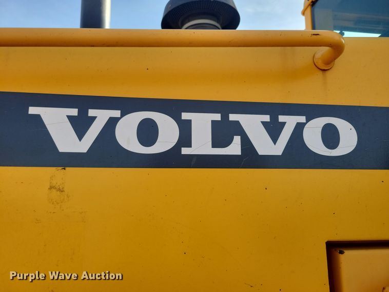 image for item DN3574 2002 Volvo L70D wheel loader