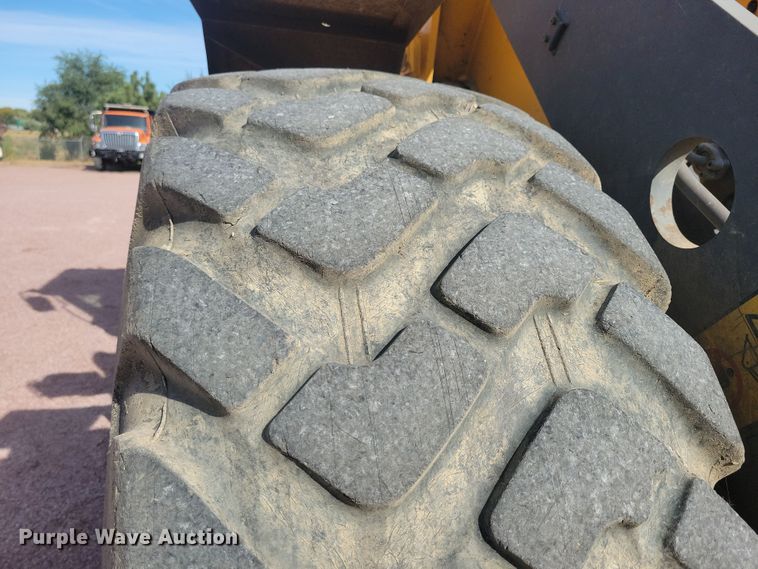 image for item DN3574 2002 Volvo L70D wheel loader