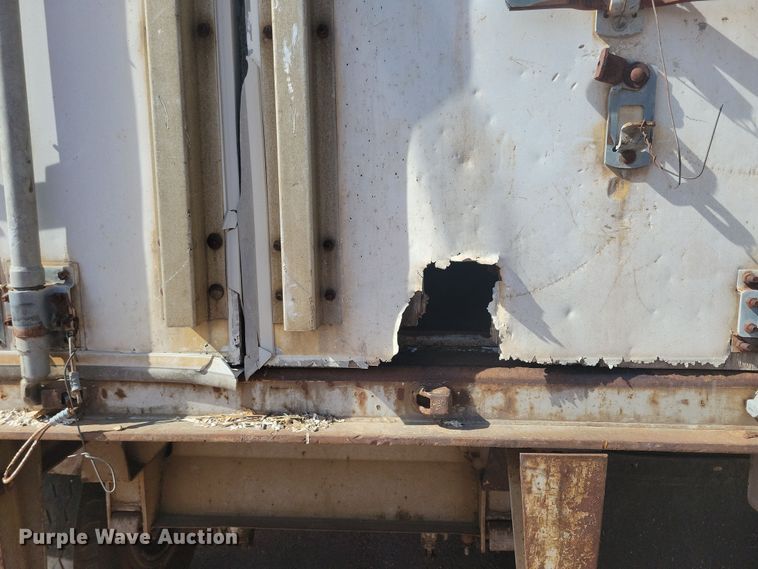 image for item DN3575 1979 Fruehauf FBZ9-F2-40 dry van trailer