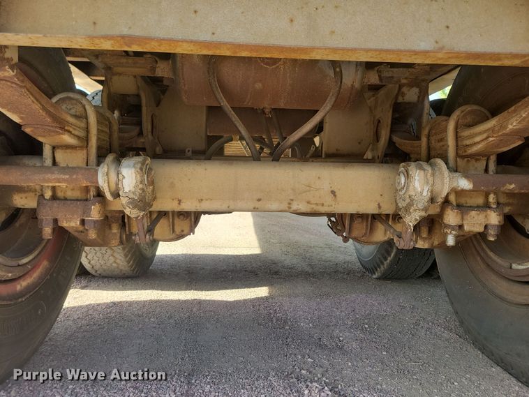 image for item DN3575 1979 Fruehauf FBZ9-F2-40 dry van trailer