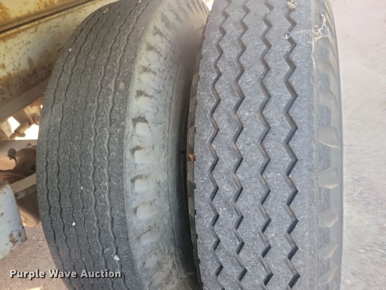 image for item DN3575 1979 Fruehauf FBZ9-F2-40 dry van trailer