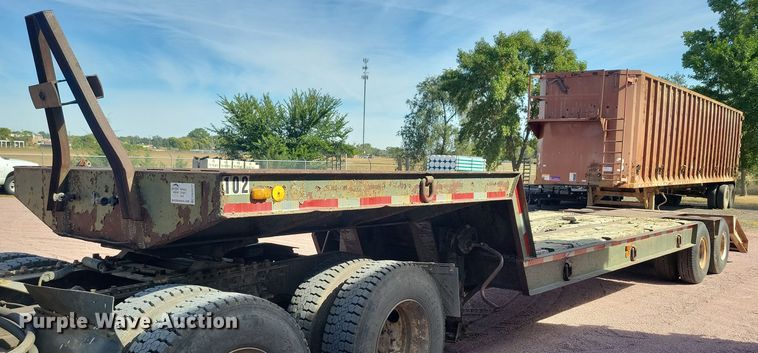 image for item DN3577 1976 Rogers T35L16-58-15 drop deck trailer