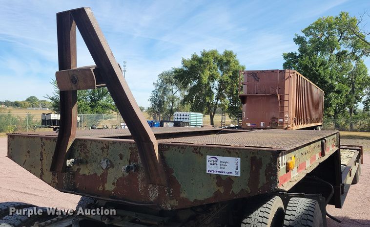 image for item DN3577 1976 Rogers T35L16-58-15 drop deck trailer