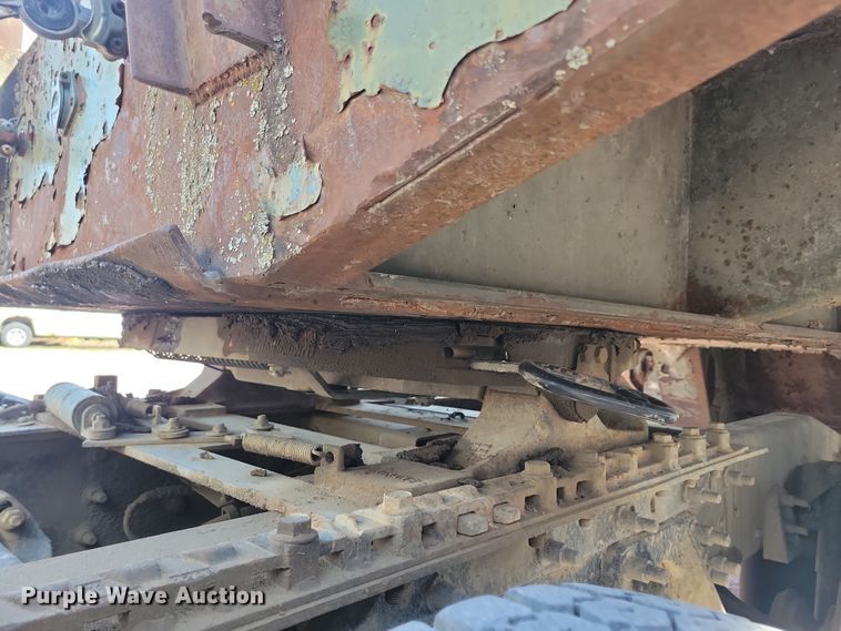 image for item DN3577 1976 Rogers T35L16-58-15 drop deck trailer