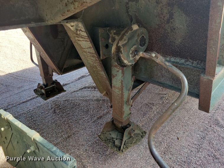 image for item DN3577 1976 Rogers T35L16-58-15 drop deck trailer