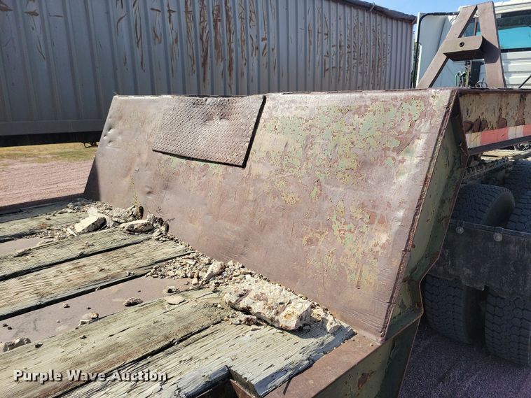 image for item DN3577 1976 Rogers T35L16-58-15 drop deck trailer