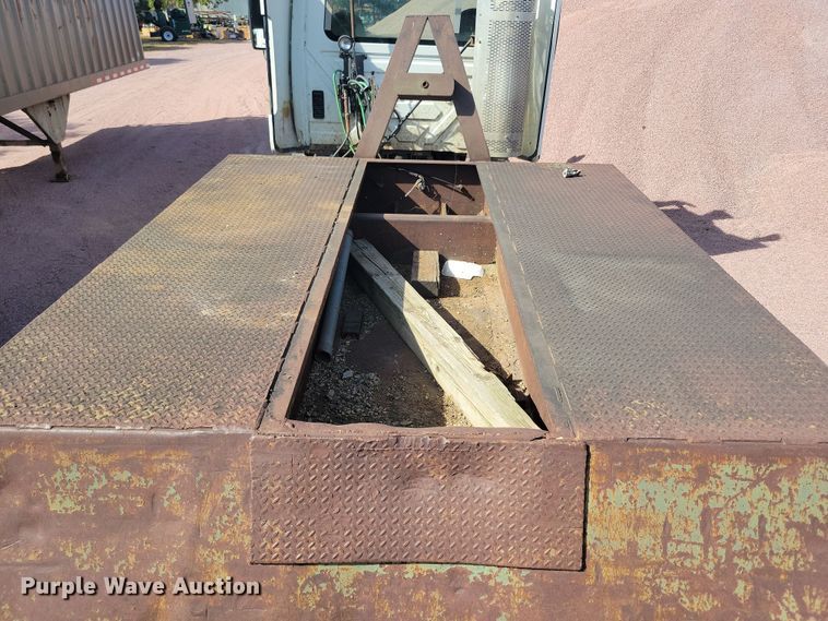 image for item DN3577 1976 Rogers T35L16-58-15 drop deck trailer