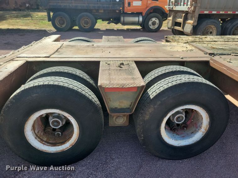 image for item DN3577 1976 Rogers T35L16-58-15 drop deck trailer