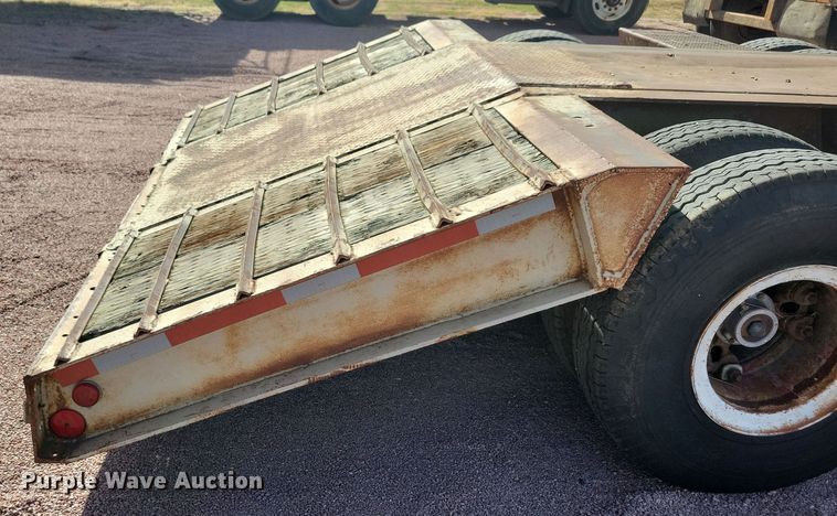image for item DN3577 1976 Rogers T35L16-58-15 drop deck trailer