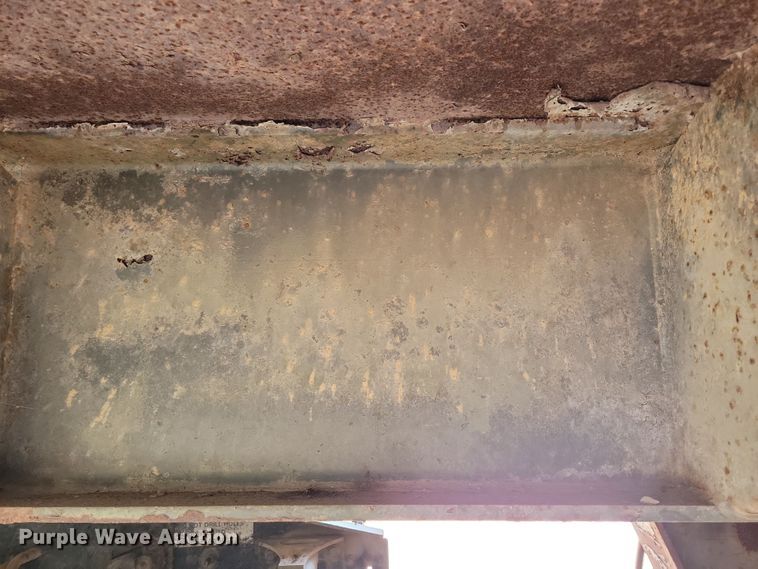 image for item DN3577 1976 Rogers T35L16-58-15 drop deck trailer