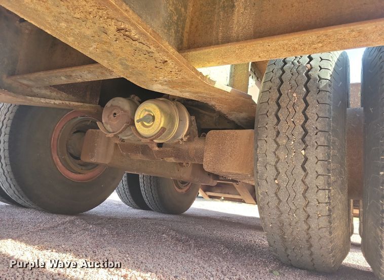 image for item DN3577 1976 Rogers T35L16-58-15 drop deck trailer