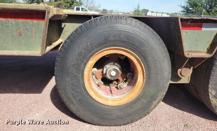 image for item DN3577 1976 Rogers T35L16-58-15 drop deck trailer