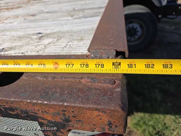 image for item DO5480 1984 Ford F700 flatbed truck