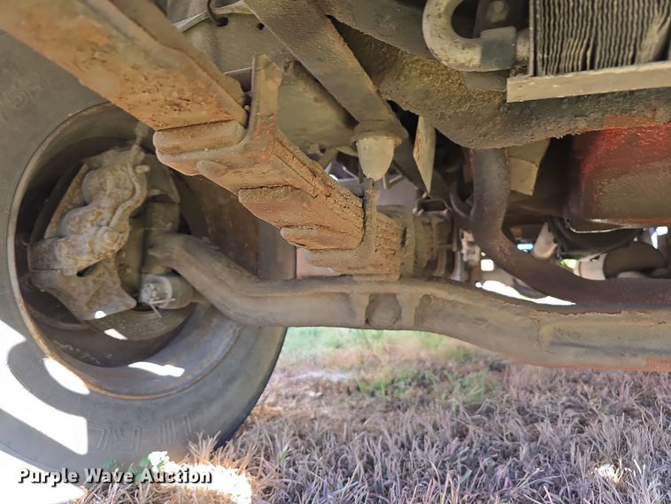 image for item DO5480 1984 Ford F700 flatbed truck