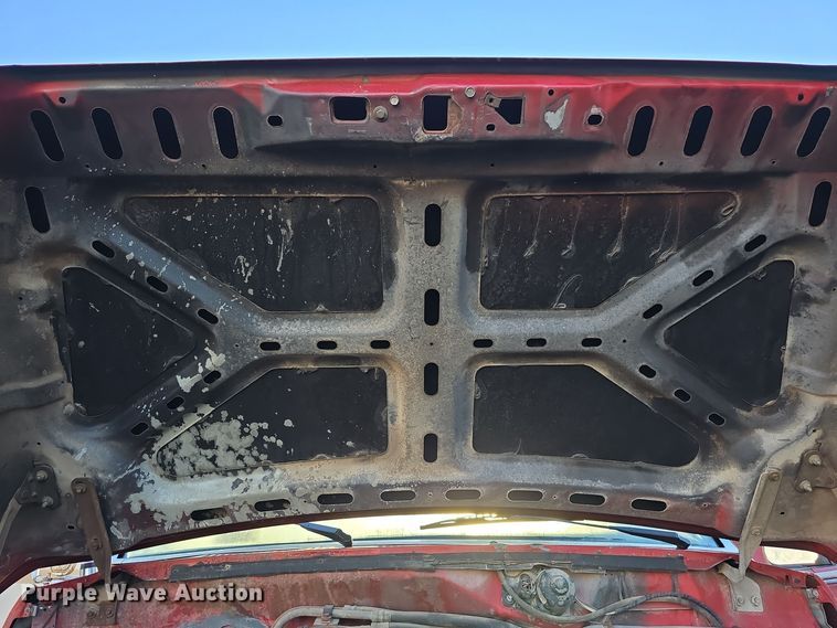 image for item DO5480 1984 Ford F700 flatbed truck