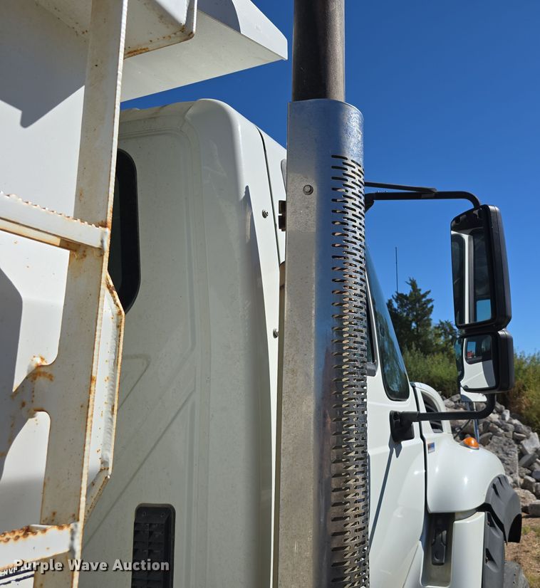image for item DO5482 2014 International WorkStar 7600 dump truck