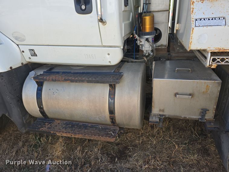 image for item DO5482 2014 International WorkStar 7600 dump truck