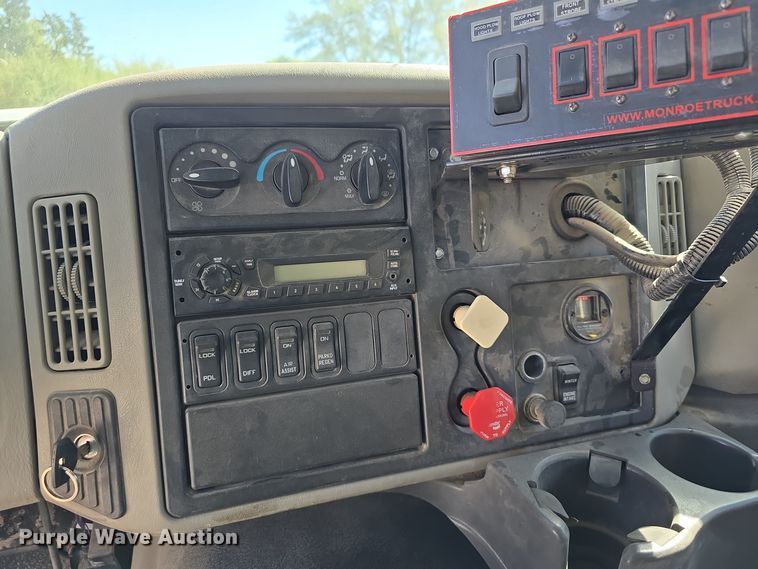 image for item DO5482 2014 International WorkStar 7600 dump truck