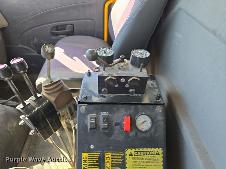 image for item DO5482 2014 International WorkStar 7600 dump truck