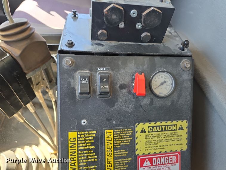 image for item DO5482 2014 International WorkStar 7600 dump truck