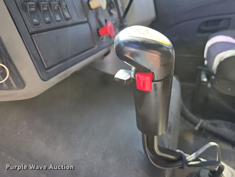 image for item DO5482 2014 International WorkStar 7600 dump truck