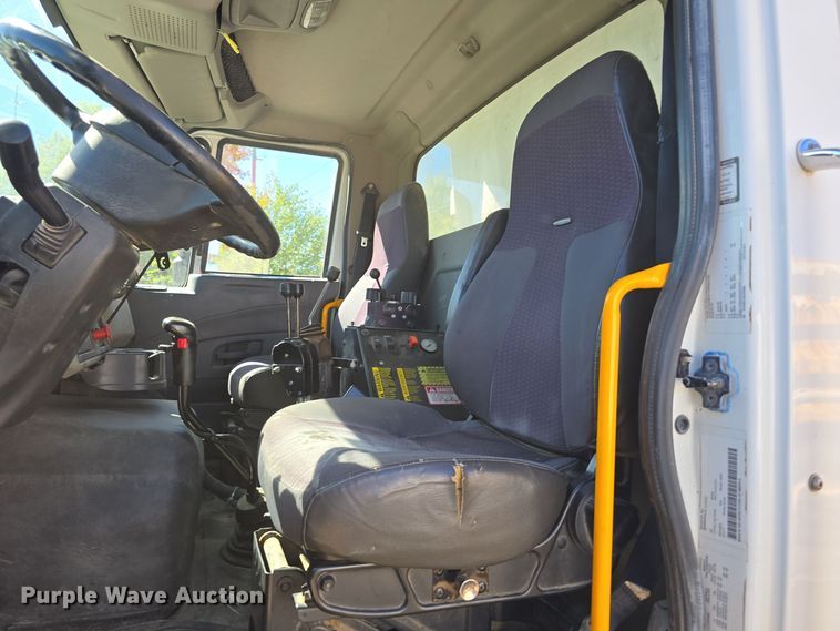 image for item DO5482 2014 International WorkStar 7600 dump truck