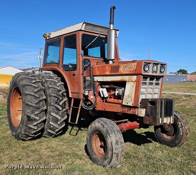 image for item DO5486 1973 International Harvester Farmall 1066 tractor