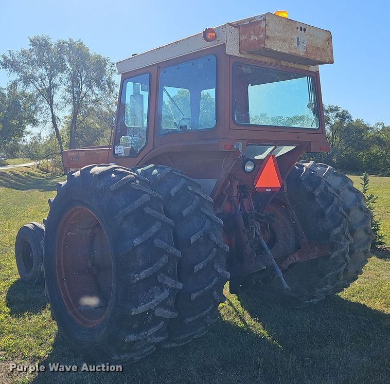 image for item DO5486 1973 International Harvester Farmall 1066 tractor